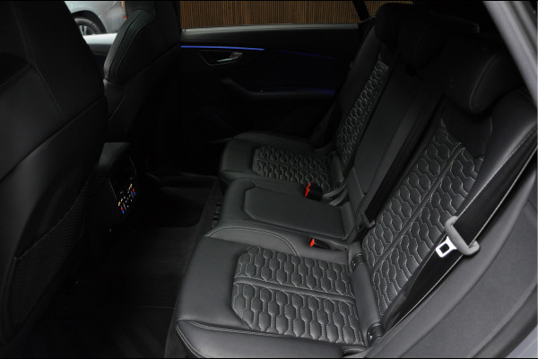 Audi RS Q8 4.0 TFSI B&O Ceramic HUD Massage Carbon Softclose Nachtzicht ACC Keyless 360 Camera Stoelventilatie Elektr. achterklep Memory seats Elektr. trekhaak Navi Niveauregeling PDC Stoelverwarming LM velgen