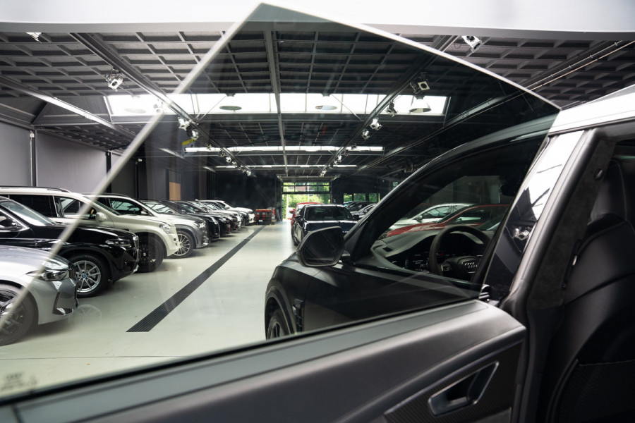 Audi RS Q8 4.0 TFSI B&O Ceramic HUD Massage Carbon Softclose Nachtzicht ACC Keyless 360 Camera Stoelventilatie Elektr. achterklep Memory seats Elektr. trekhaak Navi Niveauregeling PDC Stoelverwarming LM velgen