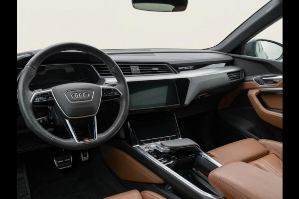 Audi Q8 Sportback e-tron 50 quattro S Edition 95 kWh 340pk | Panoramadak | Lederen bekleding | Luchtvering |  Elektrisch verstelbare voorstoelen met geheugen |
