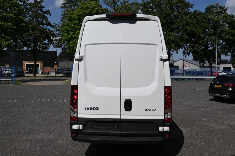 Iveco Daily 35S18 L4H3 Maxi 3.0 180 pk Hi-Matic LED, ACC, Geveerde stoel, Camera, Navigatie