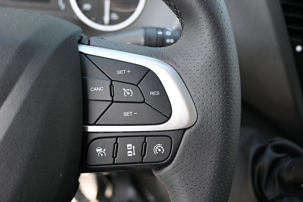 Iveco Daily 35S18 L4H3 Maxi 3.0 180 pk Hi-Matic LED, ACC, Geveerde stoel, Camera, Navigatie