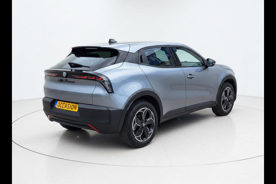 Alfa Romeo junior Elettrica 54 kWh | A.C.C. | CARPLAY | KEYLESS | LED | BTW | FABRIEKSGARANTIE