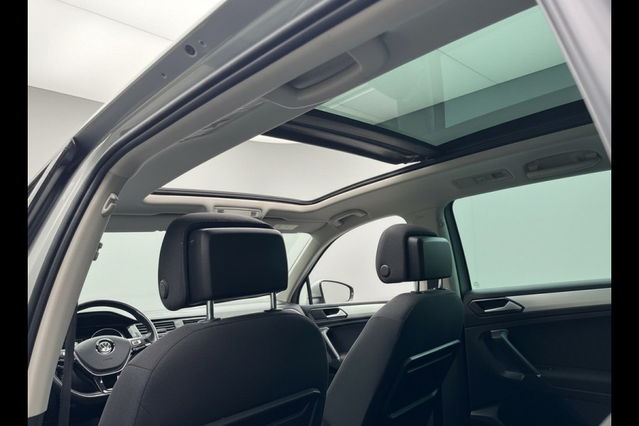 Volkswagen Tiguan 1.4 TSI 150PK ACT DSG HIGHLINE PANO/TREKHAAK/CARPLAY