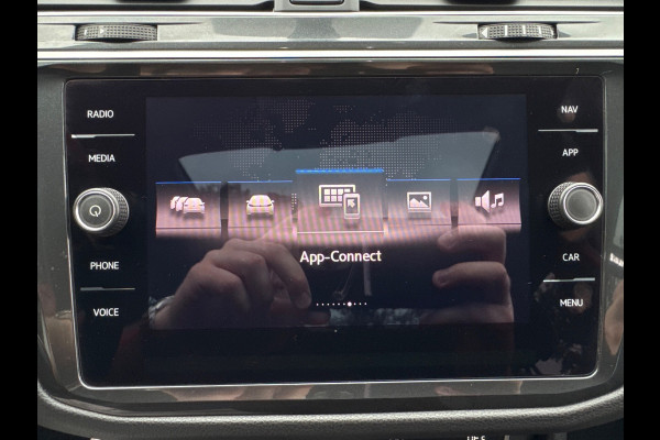 Volkswagen Tiguan 1.4 TSI 150PK ACT DSG HIGHLINE PANO/TREKHAAK/CARPLAY