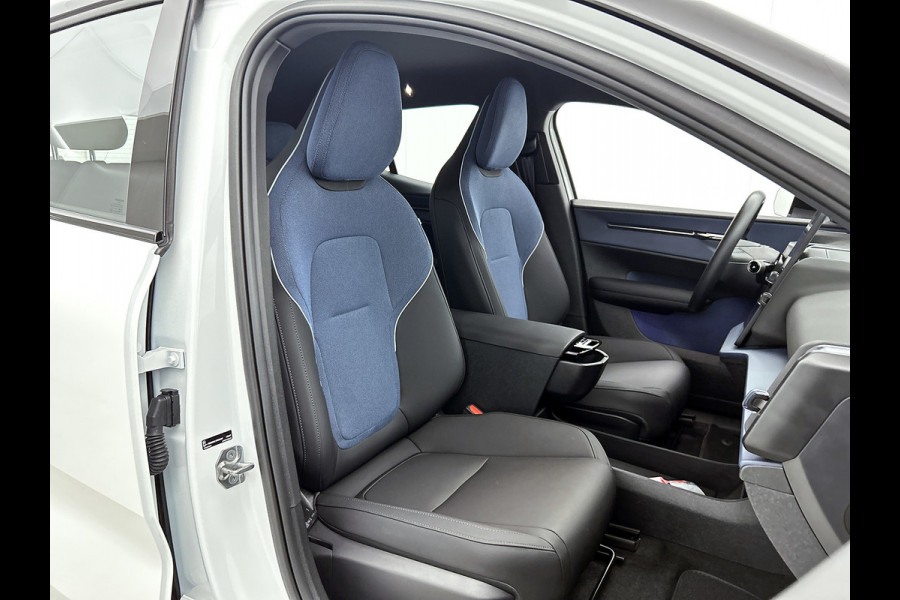 Volvo EX30 Single Motor Extended Range Plus 69 kWh (NL-auto, Camera, Carplay, StoelV, Lane Assist, Etc)