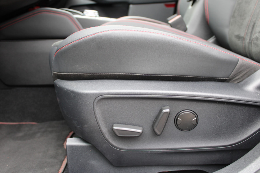 Ford Kuga 2.5 PHEV ST-Line X | Panoramadak | BLIS | B&O | Winterpack