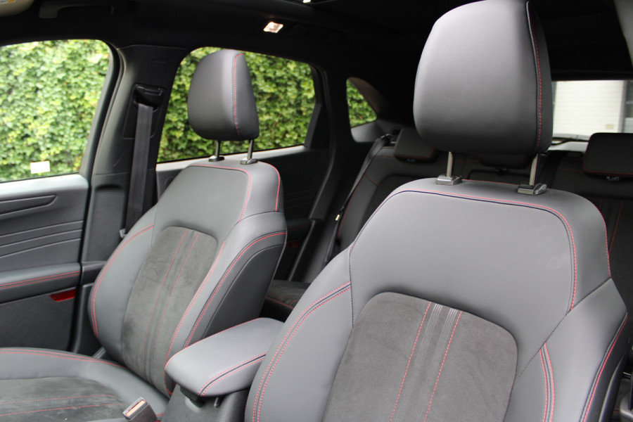 Ford Kuga 2.5 PHEV ST-Line X | Panoramadak | BLIS | B&O | Winterpack