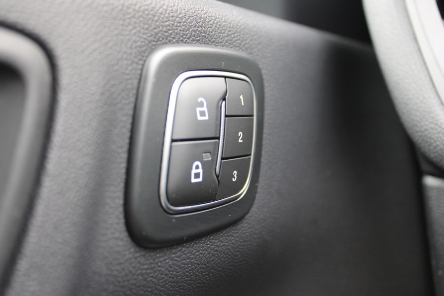 Ford Kuga 2.5 PHEV ST-Line X | Panoramadak | BLIS | B&O | Winterpack