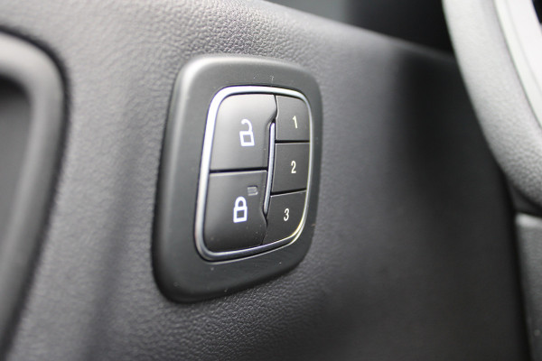 Ford Kuga 2.5 PHEV ST-Line X | Panoramadak | BLIS | B&O | Winterpack
