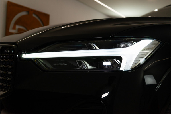 Volvo XC60 2.0 T6 Plug-in hybrid AWD Plus Dark Long Range 350PK | Harman/Kardon | Sportstoelen | LED | Pano | 12 MND Garantie