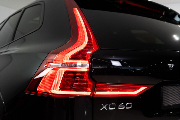 Volvo XC60 2.0 T6 Plug-in hybrid AWD Plus Dark Long Range 350PK | Harman/Kardon | Sportstoelen | LED | Pano | 12 MND Garantie