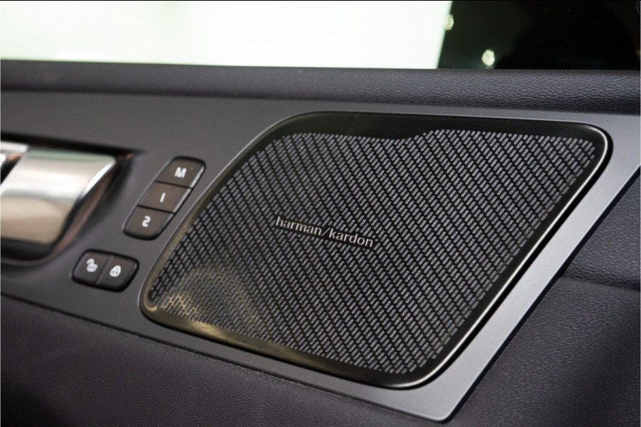Volvo XC60 2.0 T6 Plug-in hybrid AWD Plus Dark Long Range 350PK | Harman/Kardon | Sportstoelen | LED | Pano | 12 MND Garantie