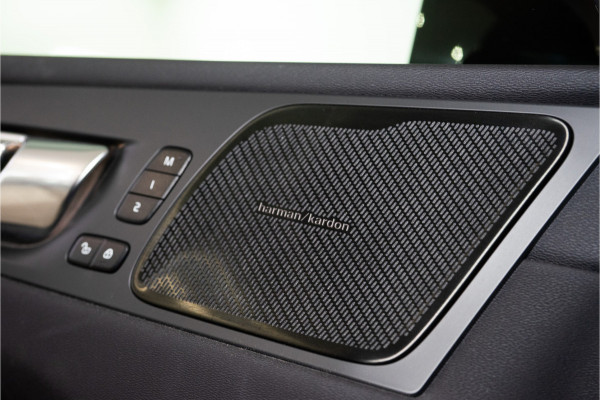 Volvo XC60 2.0 T6 Plug-in hybrid AWD Plus Dark Long Range 350PK | Harman/Kardon | Sportstoelen | LED | Pano | 12 MND Garantie