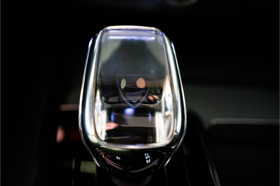 Volvo XC60 2.0 T6 Plug-in hybrid AWD Plus Dark Long Range 350PK | Harman/Kardon | Sportstoelen | LED | Pano | 12 MND Garantie