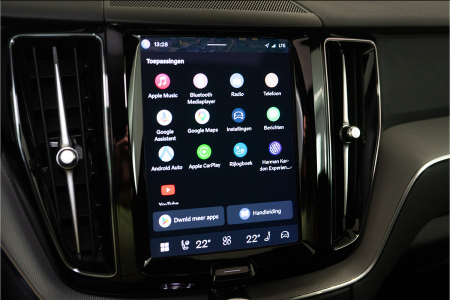 Volvo XC60 2.0 T6 Plug-in hybrid AWD Plus Dark Long Range 350PK | Harman/Kardon | Sportstoelen | LED | Pano | 12 MND Garantie