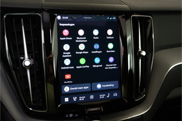 Volvo XC60 2.0 T6 Plug-in hybrid AWD Plus Dark Long Range 350PK | Harman/Kardon | Sportstoelen | LED | Pano | 12 MND Garantie