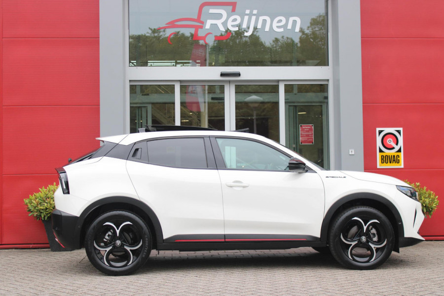 Alfa Romeo junior 1.2 145PK AUTOMAAT Hybrid IBRIDA SPECIALE | PANORAMA SCHUIF/KANTEL DAK | AFNEEMBARE TREKHAAK | TECHNO PACK: LED MATRIX KOPLAMPEN/AUTOMATISCH DIMMENDE BINNENSPIEGEL/DRAADLOZE TELEFOONLADER/ELEKTRISCH VERSTELBARE EN VERWARMBARE ZIJSPIEGELS MET DODEHOEK DETECTIE, ELEKTRISCH INKLAPBAAR/NAVIGATIE/HANDS-FREE ACHTERKLEP/KEYLESS ENTRY/USB TYPE C/ADAPTIVE CRUISE CONTROL MET LANE CENTERING EN FILE-ASSISTENT/ACHTERUITRIJ CAMERA MET DYNAMISCHE RIJLIJNEN/AUDIOSYSTEEM MET 6 SPEAKERS | PREMIUM PACK: "SPIGA" STOFFEN/ECOLEDER BEKLEDING MET RODE ACCENTEN - 6-VOUDIG ELEKTRISCH VERSTELBAR