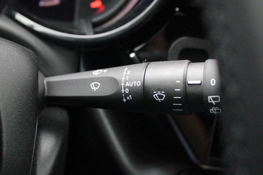 Alfa Romeo junior 1.2 145PK AUTOMAAT Hybrid IBRIDA SPECIALE | PANORAMA SCHUIF/KANTEL DAK | AFNEEMBARE TREKHAAK | TECHNO PACK: LED MATRIX KOPLAMPEN/AUTOMATISCH DIMMENDE BINNENSPIEGEL/DRAADLOZE TELEFOONLADER/ELEKTRISCH VERSTELBARE EN VERWARMBARE ZIJSPIEGELS MET DODEHOEK DETECTIE, ELEKTRISCH INKLAPBAAR/NAVIGATIE/HANDS-FREE ACHTERKLEP/KEYLESS ENTRY/USB TYPE C/ADAPTIVE CRUISE CONTROL MET LANE CENTERING EN FILE-ASSISTENT/ACHTERUITRIJ CAMERA MET DYNAMISCHE RIJLIJNEN/AUDIOSYSTEEM MET 6 SPEAKERS | PREMIUM PACK: "SPIGA" STOFFEN/ECOLEDER BEKLEDING MET RODE ACCENTEN - 6-VOUDIG ELEKTRISCH VERSTELBAR