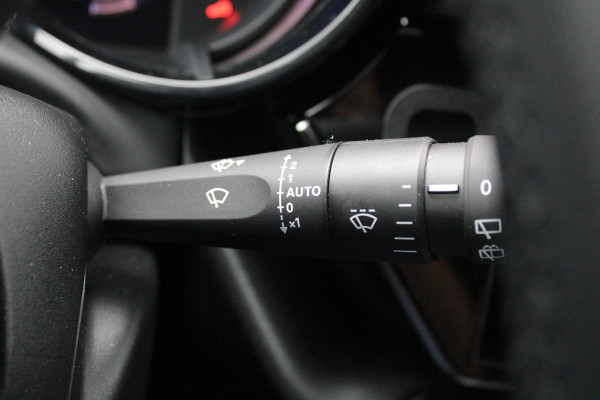 Alfa Romeo junior 1.2 145PK AUTOMAAT Hybrid IBRIDA SPECIALE | PANORAMA SCHUIF/KANTEL DAK | AFNEEMBARE TREKHAAK | TECHNO PACK: LED MATRIX KOPLAMPEN/AUTOMATISCH DIMMENDE BINNENSPIEGEL/DRAADLOZE TELEFOONLADER/ELEKTRISCH VERSTELBARE EN VERWARMBARE ZIJSPIEGELS MET DODEHOEK DETECTIE, ELEKTRISCH INKLAPBAAR/NAVIGATIE/HANDS-FREE ACHTERKLEP/KEYLESS ENTRY/USB TYPE C/ADAPTIVE CRUISE CONTROL MET LANE CENTERING EN FILE-ASSISTENT/ACHTERUITRIJ CAMERA MET DYNAMISCHE RIJLIJNEN/AUDIOSYSTEEM MET 6 SPEAKERS | PREMIUM PACK: "SPIGA" STOFFEN/ECOLEDER BEKLEDING MET RODE ACCENTEN - 6-VOUDIG ELEKTRISCH VERSTELBAR