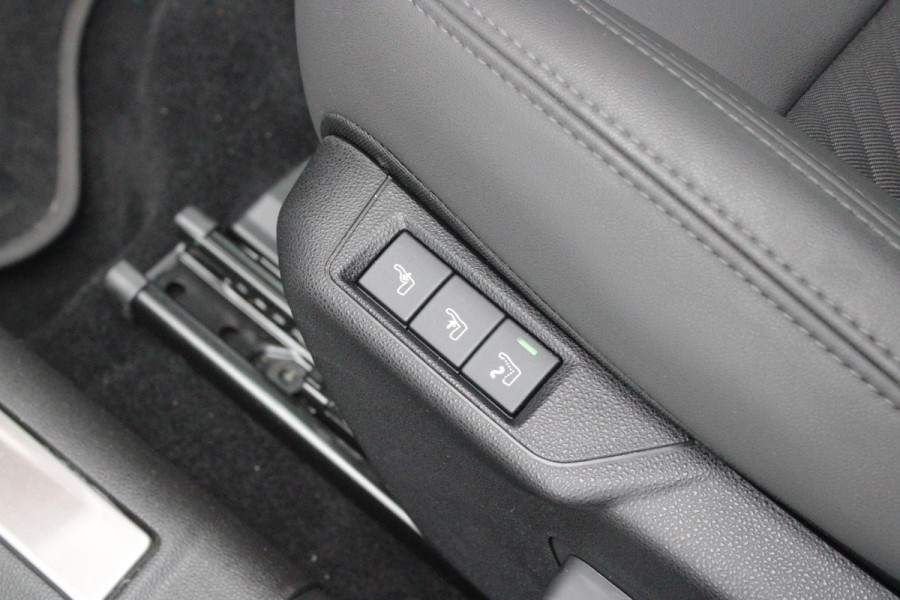 Alfa Romeo junior 1.2 145PK AUTOMAAT Hybrid IBRIDA SPECIALE | PANORAMA SCHUIF/KANTEL DAK | AFNEEMBARE TREKHAAK | TECHNO PACK: LED MATRIX KOPLAMPEN/AUTOMATISCH DIMMENDE BINNENSPIEGEL/DRAADLOZE TELEFOONLADER/ELEKTRISCH VERSTELBARE EN VERWARMBARE ZIJSPIEGELS MET DODEHOEK DETECTIE, ELEKTRISCH INKLAPBAAR/NAVIGATIE/HANDS-FREE ACHTERKLEP/KEYLESS ENTRY/USB TYPE C/ADAPTIVE CRUISE CONTROL MET LANE CENTERING EN FILE-ASSISTENT/ACHTERUITRIJ CAMERA MET DYNAMISCHE RIJLIJNEN/AUDIOSYSTEEM MET 6 SPEAKERS | PREMIUM PACK: "SPIGA" STOFFEN/ECOLEDER BEKLEDING MET RODE ACCENTEN - 6-VOUDIG ELEKTRISCH VERSTELBAR