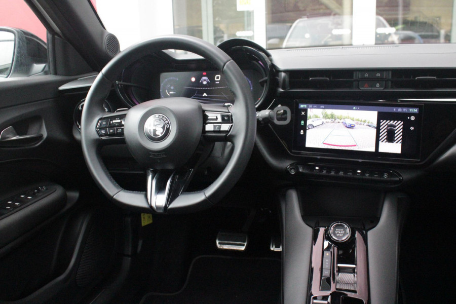 Alfa Romeo junior 1.2 145PK AUTOMAAT Hybrid IBRIDA SPECIALE | PANORAMA SCHUIF/KANTEL DAK | AFNEEMBARE TREKHAAK | TECHNO PACK: LED MATRIX KOPLAMPEN/AUTOMATISCH DIMMENDE BINNENSPIEGEL/DRAADLOZE TELEFOONLADER/ELEKTRISCH VERSTELBARE EN VERWARMBARE ZIJSPIEGELS MET DODEHOEK DETECTIE, ELEKTRISCH INKLAPBAAR/NAVIGATIE/HANDS-FREE ACHTERKLEP/KEYLESS ENTRY/USB TYPE C/ADAPTIVE CRUISE CONTROL MET LANE CENTERING EN FILE-ASSISTENT/ACHTERUITRIJ CAMERA MET DYNAMISCHE RIJLIJNEN/AUDIOSYSTEEM MET 6 SPEAKERS | PREMIUM PACK: "SPIGA" STOFFEN/ECOLEDER BEKLEDING MET RODE ACCENTEN - 6-VOUDIG ELEKTRISCH VERSTELBAR