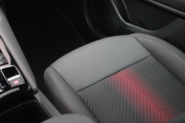 Alfa Romeo junior 1.2 145PK AUTOMAAT Hybrid IBRIDA SPECIALE | PANORAMA SCHUIF/KANTEL DAK | AFNEEMBARE TREKHAAK | TECHNO PACK: LED MATRIX KOPLAMPEN/AUTOMATISCH DIMMENDE BINNENSPIEGEL/DRAADLOZE TELEFOONLADER/ELEKTRISCH VERSTELBARE EN VERWARMBARE ZIJSPIEGELS MET DODEHOEK DETECTIE, ELEKTRISCH INKLAPBAAR/NAVIGATIE/HANDS-FREE ACHTERKLEP/KEYLESS ENTRY/USB TYPE C/ADAPTIVE CRUISE CONTROL MET LANE CENTERING EN FILE-ASSISTENT/ACHTERUITRIJ CAMERA MET DYNAMISCHE RIJLIJNEN/AUDIOSYSTEEM MET 6 SPEAKERS | PREMIUM PACK: "SPIGA" STOFFEN/ECOLEDER BEKLEDING MET RODE ACCENTEN - 6-VOUDIG ELEKTRISCH VERSTELBAR