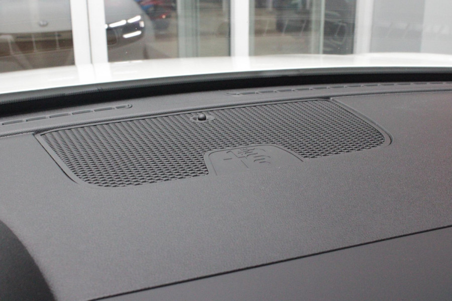 Alfa Romeo junior 1.2 145PK AUTOMAAT Hybrid IBRIDA SPECIALE | PANORAMA SCHUIF/KANTEL DAK | AFNEEMBARE TREKHAAK | TECHNO PACK: LED MATRIX KOPLAMPEN/AUTOMATISCH DIMMENDE BINNENSPIEGEL/DRAADLOZE TELEFOONLADER/ELEKTRISCH VERSTELBARE EN VERWARMBARE ZIJSPIEGELS MET DODEHOEK DETECTIE, ELEKTRISCH INKLAPBAAR/NAVIGATIE/HANDS-FREE ACHTERKLEP/KEYLESS ENTRY/USB TYPE C/ADAPTIVE CRUISE CONTROL MET LANE CENTERING EN FILE-ASSISTENT/ACHTERUITRIJ CAMERA MET DYNAMISCHE RIJLIJNEN/AUDIOSYSTEEM MET 6 SPEAKERS | PREMIUM PACK: "SPIGA" STOFFEN/ECOLEDER BEKLEDING MET RODE ACCENTEN - 6-VOUDIG ELEKTRISCH VERSTELBAR