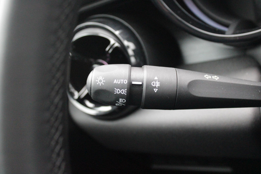 Alfa Romeo junior 1.2 145PK AUTOMAAT Hybrid IBRIDA SPECIALE | PANORAMA SCHUIF/KANTEL DAK | AFNEEMBARE TREKHAAK | TECHNO PACK: LED MATRIX KOPLAMPEN/AUTOMATISCH DIMMENDE BINNENSPIEGEL/DRAADLOZE TELEFOONLADER/ELEKTRISCH VERSTELBARE EN VERWARMBARE ZIJSPIEGELS MET DODEHOEK DETECTIE, ELEKTRISCH INKLAPBAAR/NAVIGATIE/HANDS-FREE ACHTERKLEP/KEYLESS ENTRY/USB TYPE C/ADAPTIVE CRUISE CONTROL MET LANE CENTERING EN FILE-ASSISTENT/ACHTERUITRIJ CAMERA MET DYNAMISCHE RIJLIJNEN/AUDIOSYSTEEM MET 6 SPEAKERS | PREMIUM PACK: "SPIGA" STOFFEN/ECOLEDER BEKLEDING MET RODE ACCENTEN - 6-VOUDIG ELEKTRISCH VERSTELBAR