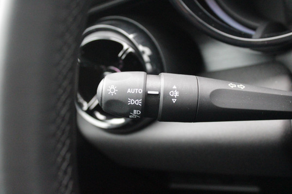 Alfa Romeo junior 1.2 145PK AUTOMAAT Hybrid IBRIDA SPECIALE | PANORAMA SCHUIF/KANTEL DAK | AFNEEMBARE TREKHAAK | TECHNO PACK: LED MATRIX KOPLAMPEN/AUTOMATISCH DIMMENDE BINNENSPIEGEL/DRAADLOZE TELEFOONLADER/ELEKTRISCH VERSTELBARE EN VERWARMBARE ZIJSPIEGELS MET DODEHOEK DETECTIE, ELEKTRISCH INKLAPBAAR/NAVIGATIE/HANDS-FREE ACHTERKLEP/KEYLESS ENTRY/USB TYPE C/ADAPTIVE CRUISE CONTROL MET LANE CENTERING EN FILE-ASSISTENT/ACHTERUITRIJ CAMERA MET DYNAMISCHE RIJLIJNEN/AUDIOSYSTEEM MET 6 SPEAKERS | PREMIUM PACK: "SPIGA" STOFFEN/ECOLEDER BEKLEDING MET RODE ACCENTEN - 6-VOUDIG ELEKTRISCH VERSTELBAR