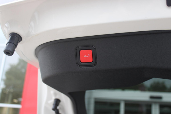 Alfa Romeo junior 1.2 145PK AUTOMAAT Hybrid IBRIDA SPECIALE | PANORAMA SCHUIF/KANTEL DAK | AFNEEMBARE TREKHAAK | TECHNO PACK: LED MATRIX KOPLAMPEN/AUTOMATISCH DIMMENDE BINNENSPIEGEL/DRAADLOZE TELEFOONLADER/ELEKTRISCH VERSTELBARE EN VERWARMBARE ZIJSPIEGELS MET DODEHOEK DETECTIE, ELEKTRISCH INKLAPBAAR/NAVIGATIE/HANDS-FREE ACHTERKLEP/KEYLESS ENTRY/USB TYPE C/ADAPTIVE CRUISE CONTROL MET LANE CENTERING EN FILE-ASSISTENT/ACHTERUITRIJ CAMERA MET DYNAMISCHE RIJLIJNEN/AUDIOSYSTEEM MET 6 SPEAKERS | PREMIUM PACK: "SPIGA" STOFFEN/ECOLEDER BEKLEDING MET RODE ACCENTEN - 6-VOUDIG ELEKTRISCH VERSTELBAR