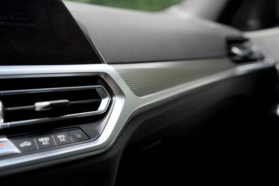 BMW 3 Serie Touring 330e M-Sport | Pano | Trekhaak | 360 camera