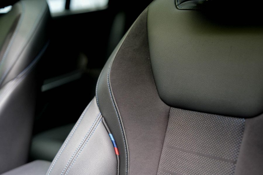 BMW 3 Serie Touring 330e M-Sport | Pano | Trekhaak | 360 camera