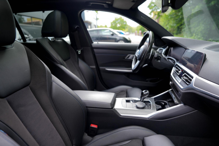 BMW 3 Serie Touring 330e M-Sport | Pano | Trekhaak | 360 camera