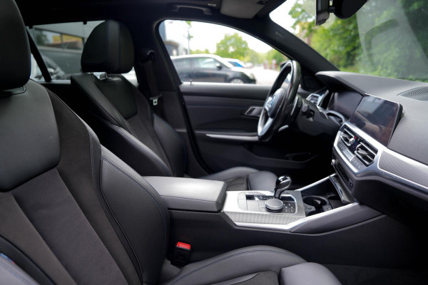 BMW 3 Serie Touring 330e M-Sport | Pano | Trekhaak | 360 camera