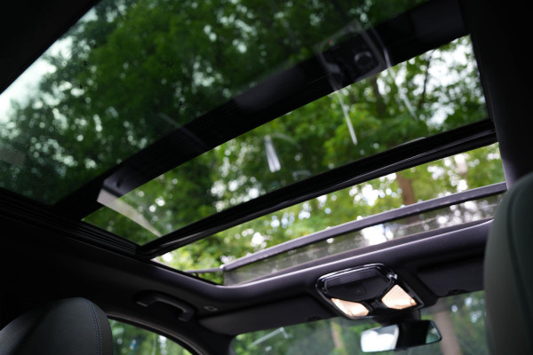 BMW 3 Serie Touring 330e M-Sport | Pano | Trekhaak | 360 camera