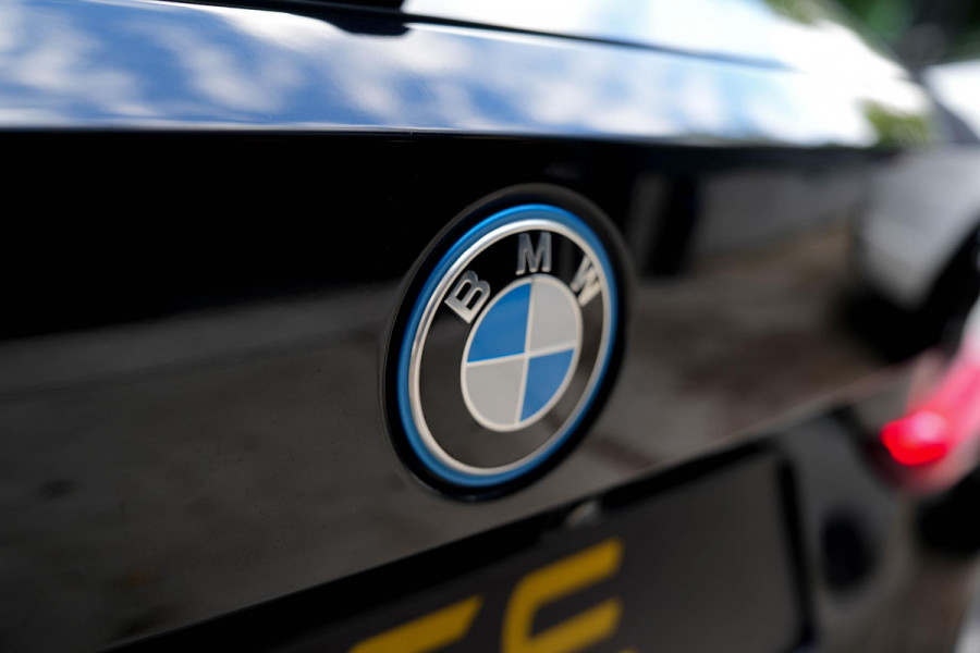 BMW 3 Serie Touring 330e M-Sport | Pano | Trekhaak | 360 camera