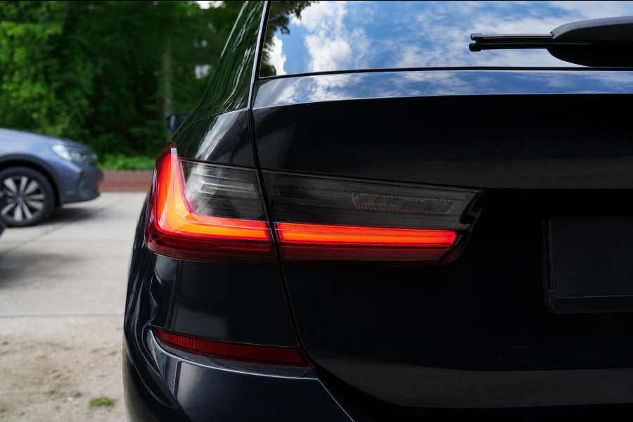 BMW 3 Serie Touring 330e M-Sport | Pano | Trekhaak | 360 camera