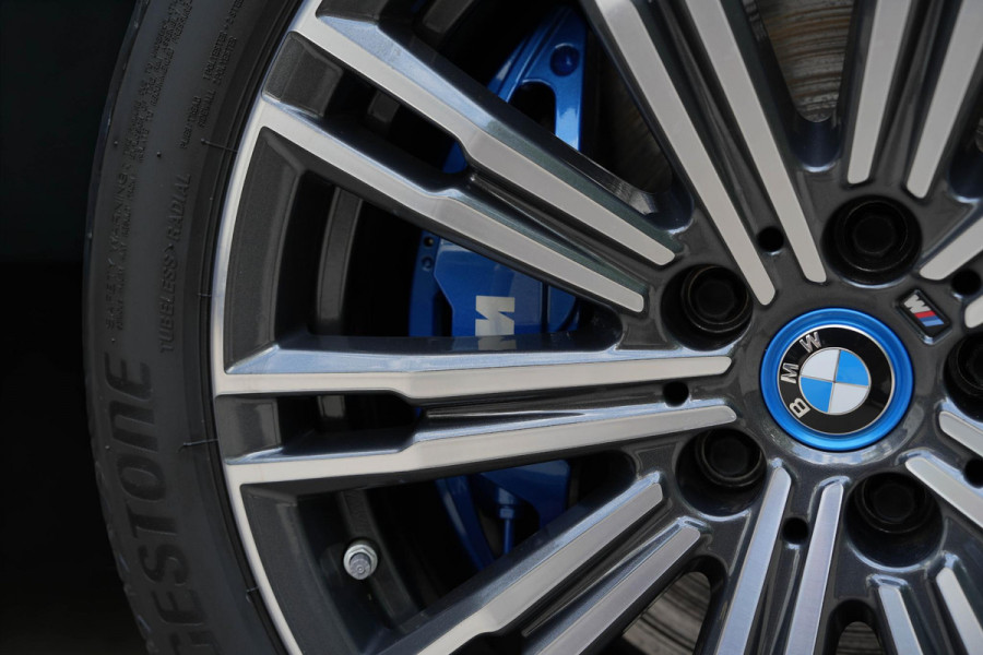 BMW 3 Serie Touring 330e M-Sport | Pano | Trekhaak | 360 camera