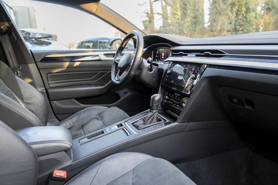 Volkswagen Arteon 2.0 TDI R-Line Business+ IQ Light | Elek Trekhaak | Navigatie | Camera | Dsg