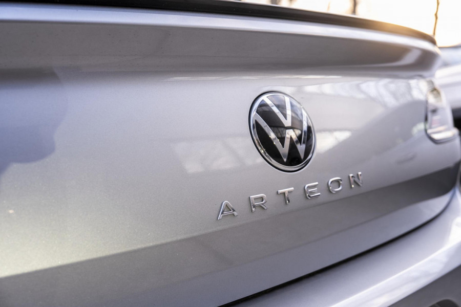 Volkswagen Arteon 2.0 TDI R-Line Business+ IQ Light | Elek Trekhaak | Navigatie | Camera | Dsg