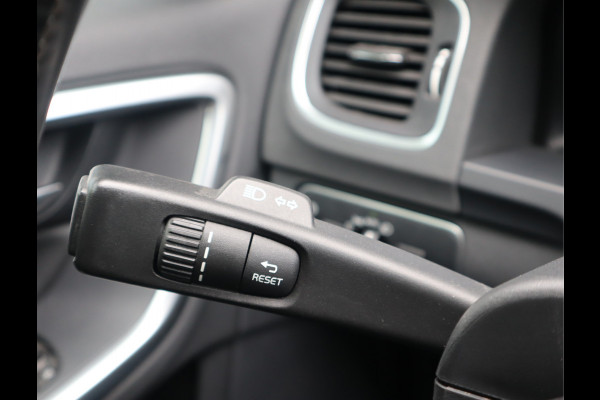 Volvo S60 2.0 T3 Nordic+ Navi / Afn Trekh / Elekramen / Cruise / Handgeschakeld 6 versn / Dealer onderhouden