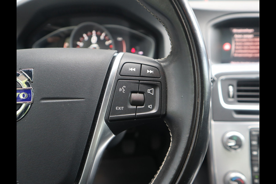 Volvo S60 2.0 T3 Nordic+ Navi / Afn Trekh / Elekramen / Cruise / Handgeschakeld 6 versn / Dealer onderhouden