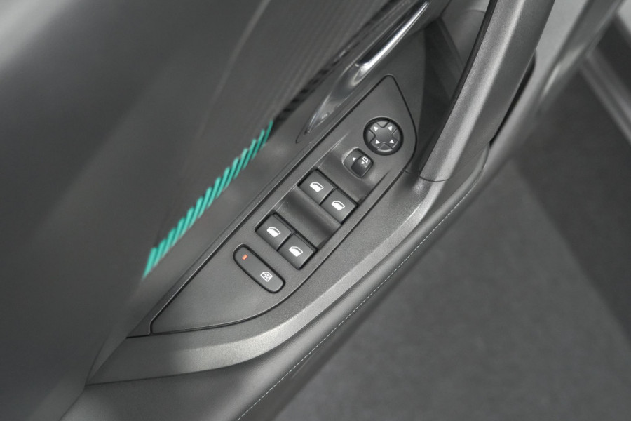 Peugeot 2008 PureTech 130 EAT8 Allure Pack | Camera | Apple CarPlay | Parkeersensoren