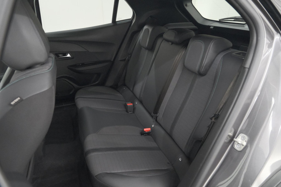 Peugeot 2008 PureTech 130 EAT8 Allure Pack | Camera | Apple CarPlay | Parkeersensoren