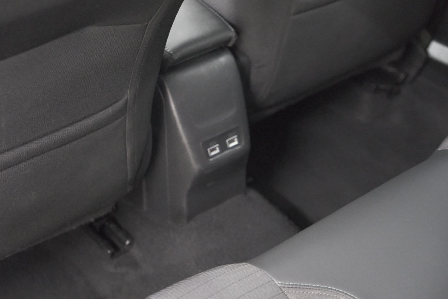 Peugeot 2008 PureTech 130 EAT8 Allure Pack | Camera | Apple CarPlay | Parkeersensoren