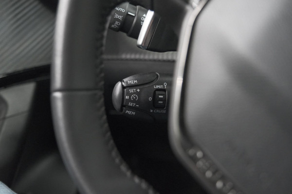Peugeot 2008 PureTech 130 EAT8 Allure Pack | Camera | Apple CarPlay | Parkeersensoren
