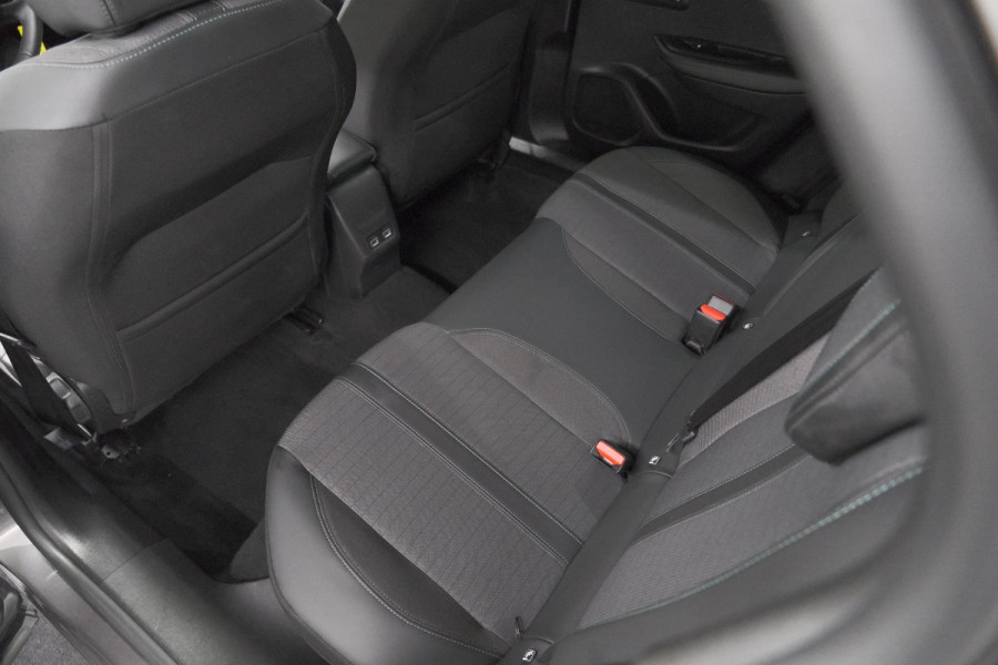 Peugeot 2008 PureTech 130 EAT8 Allure Pack | Camera | Apple CarPlay | Parkeersensoren