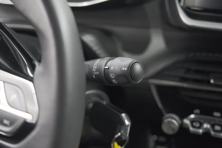 Peugeot 2008 PureTech 130 EAT8 Allure Pack | Camera | Apple CarPlay | Parkeersensoren