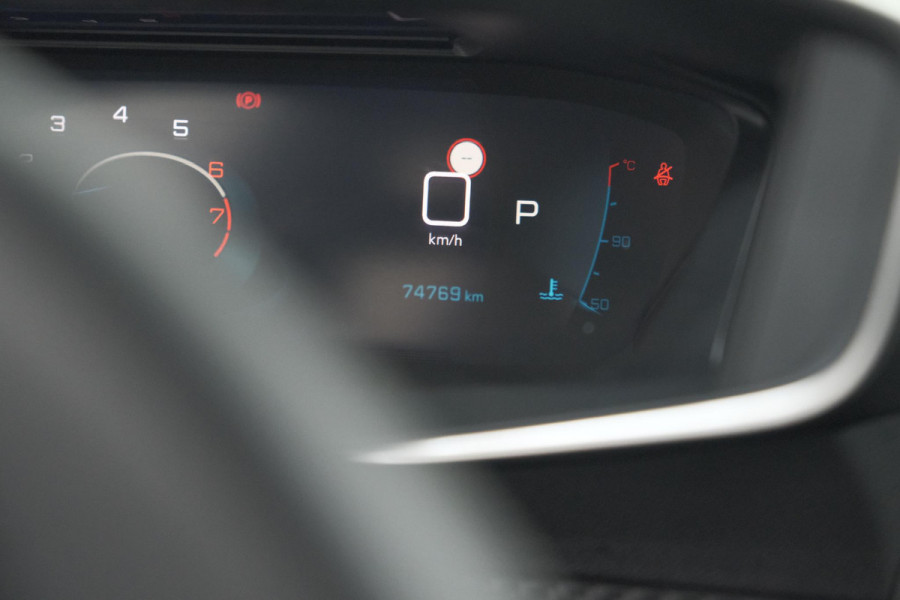 Peugeot 2008 PureTech 130 EAT8 Allure Pack | Camera | Apple CarPlay | Parkeersensoren