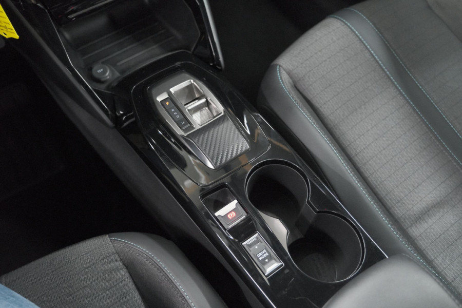 Peugeot 2008 PureTech 130 EAT8 Allure Pack | Camera | Apple CarPlay | Parkeersensoren